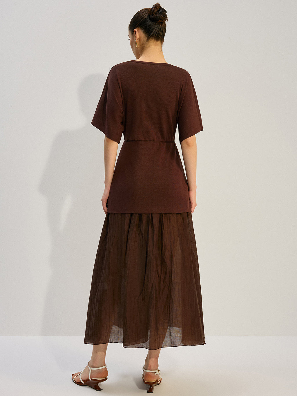 Maxikleid mit transparenten Einsätzen