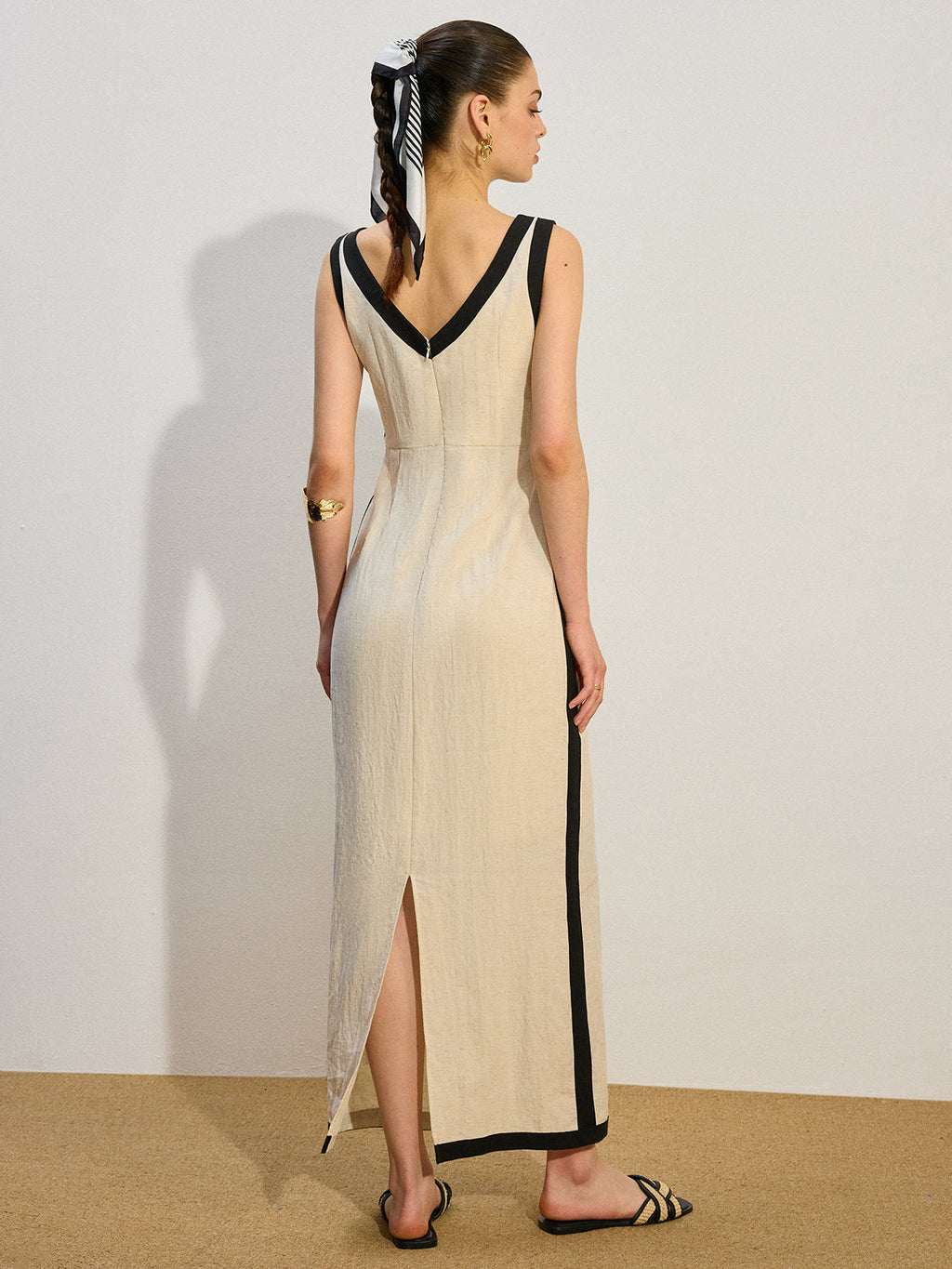 Robe longue à liseré contrastant