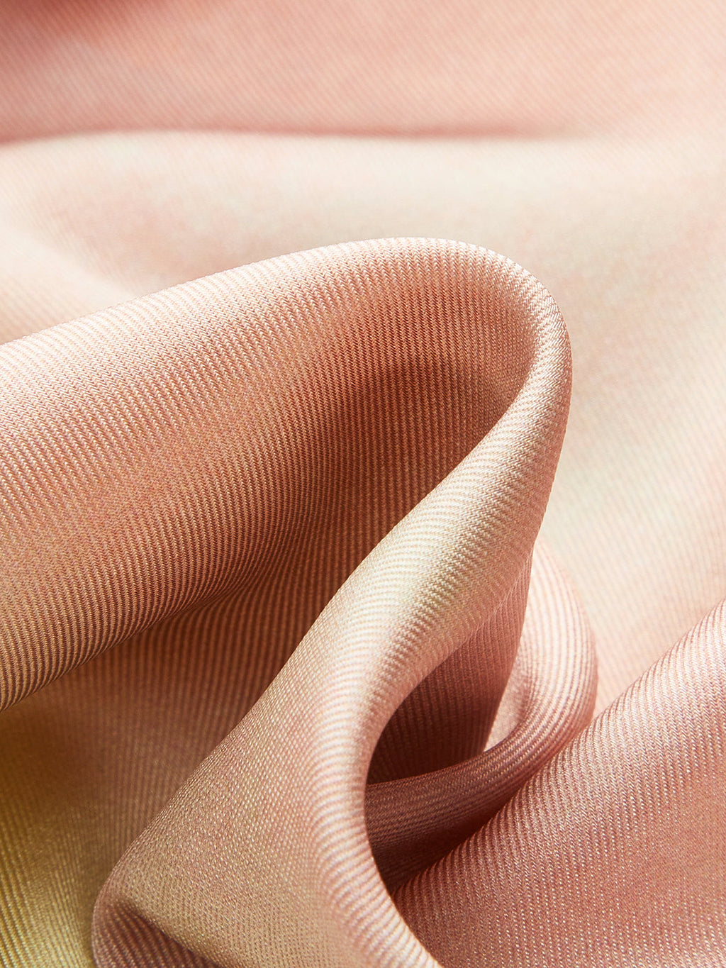 Robe longue dégradée à manches courtes et taille froncée