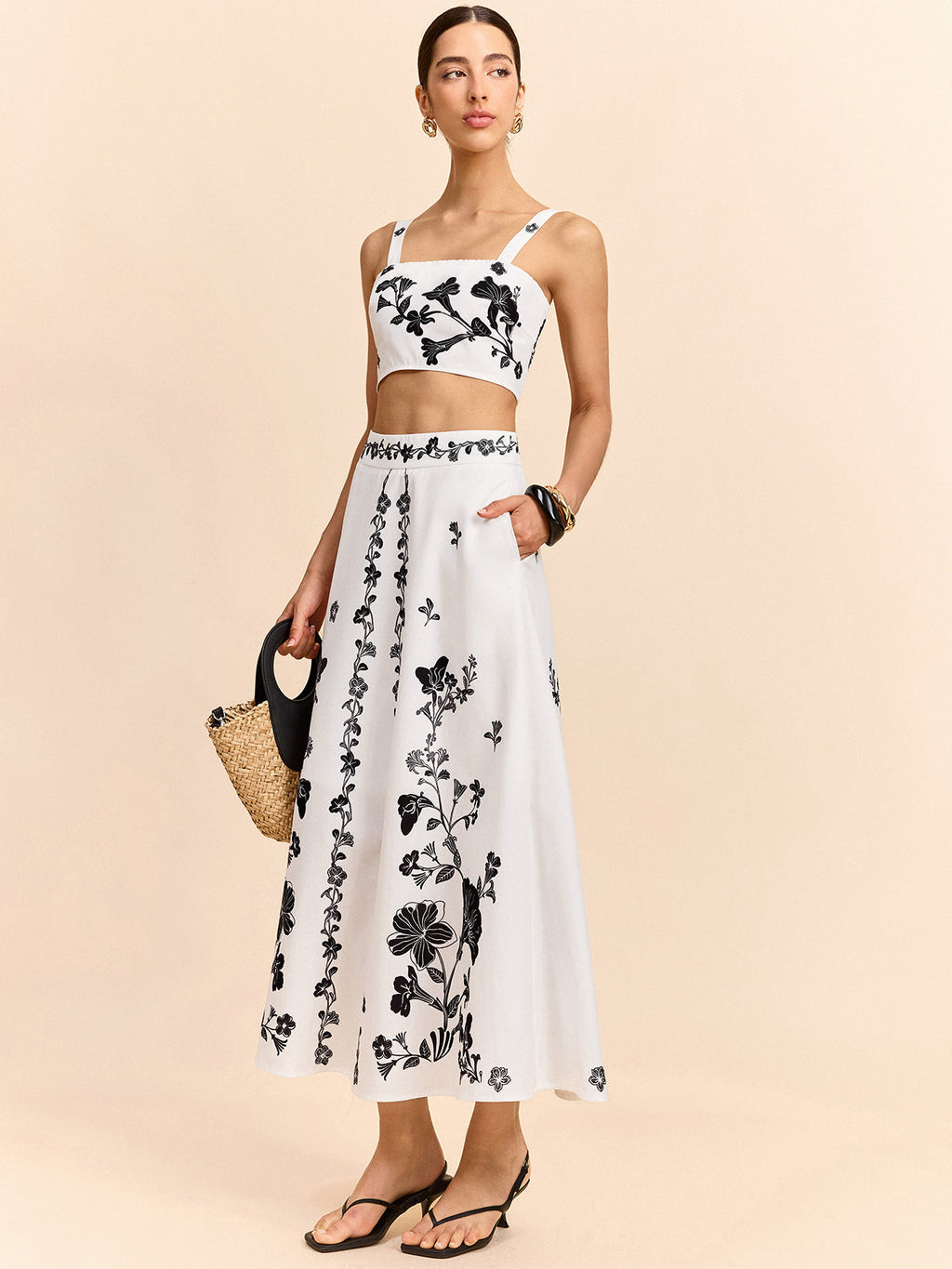 Ensemble top court brodé fleuri et jupe mi-longue