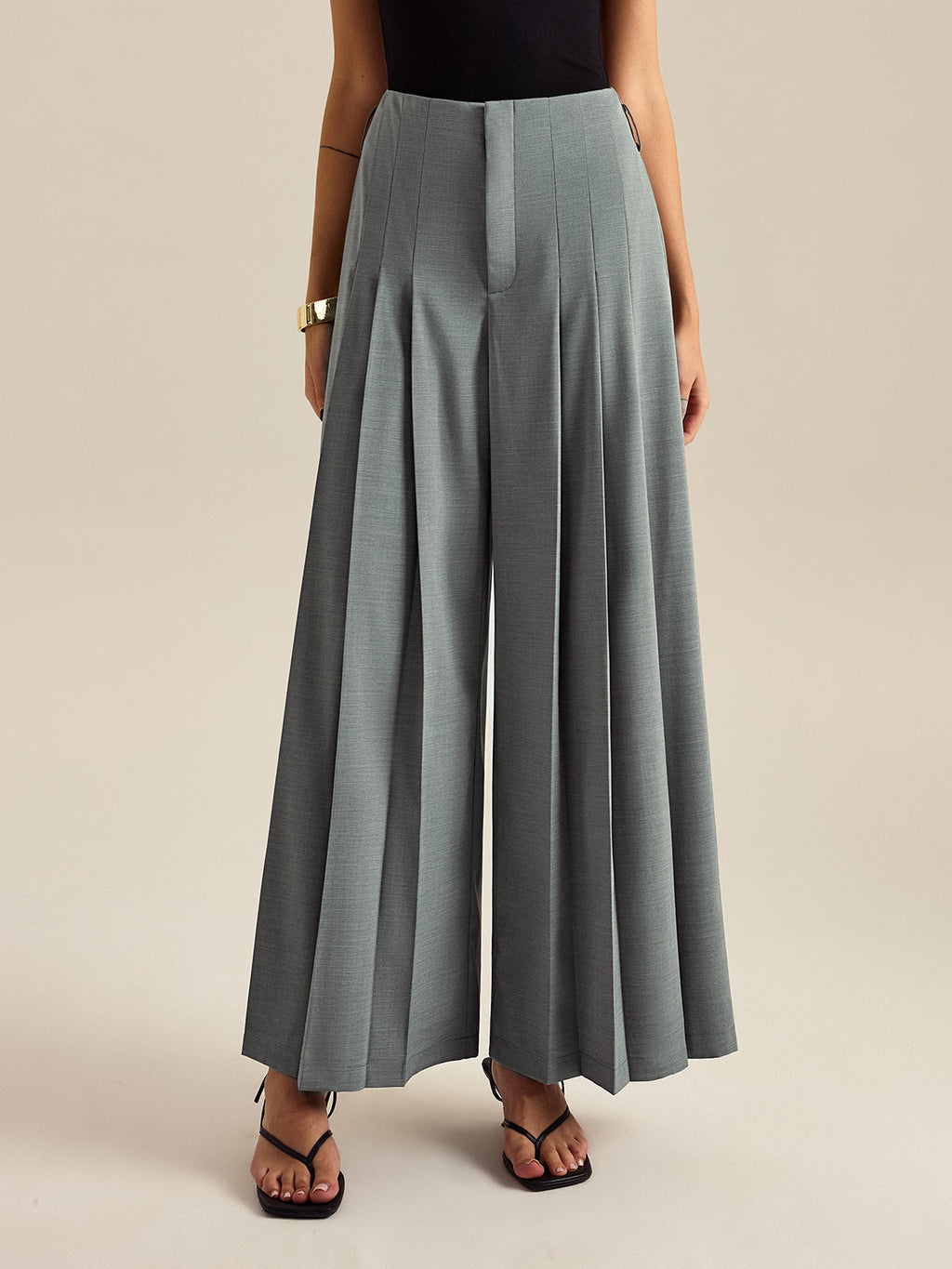 Bundfaltenhose mit weitem Bein