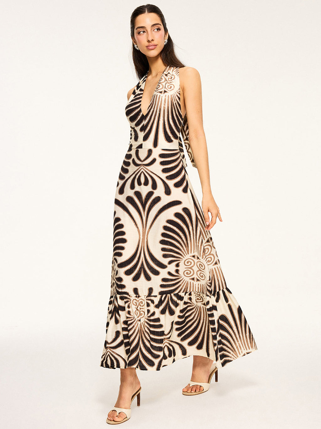 Robe longue dos nu à motif et licol