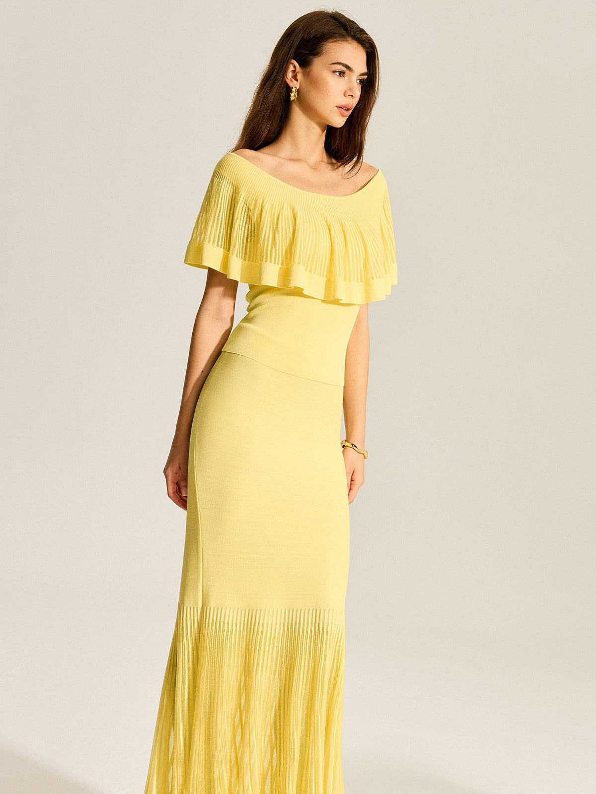 Off-Shoulder Knit Top With Trimmed Ruffles