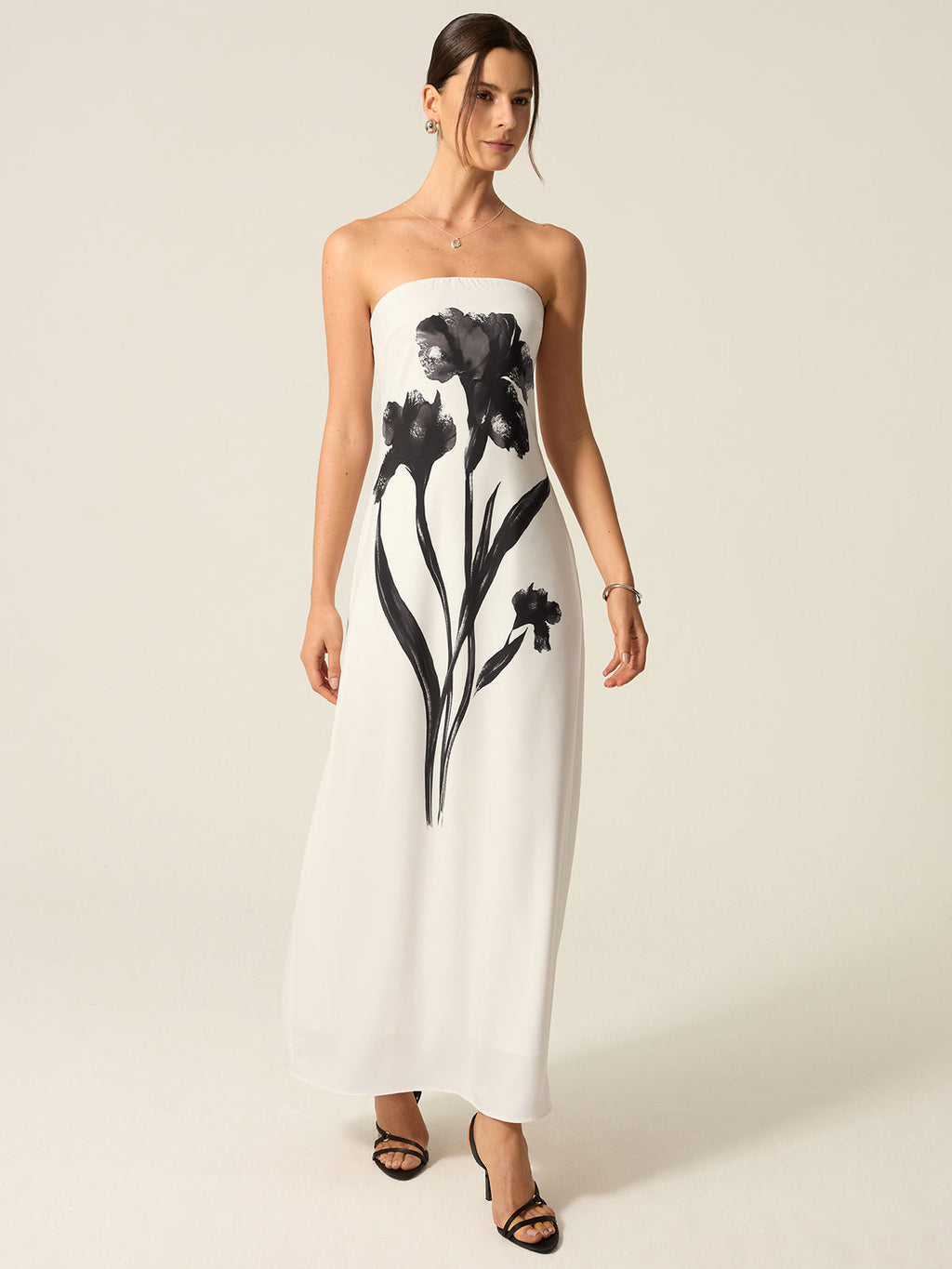 Trägerloses Maxikleid mit Blumenmuster