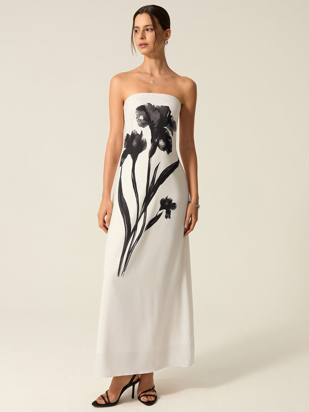 Trägerloses Maxikleid mit Blumenmuster