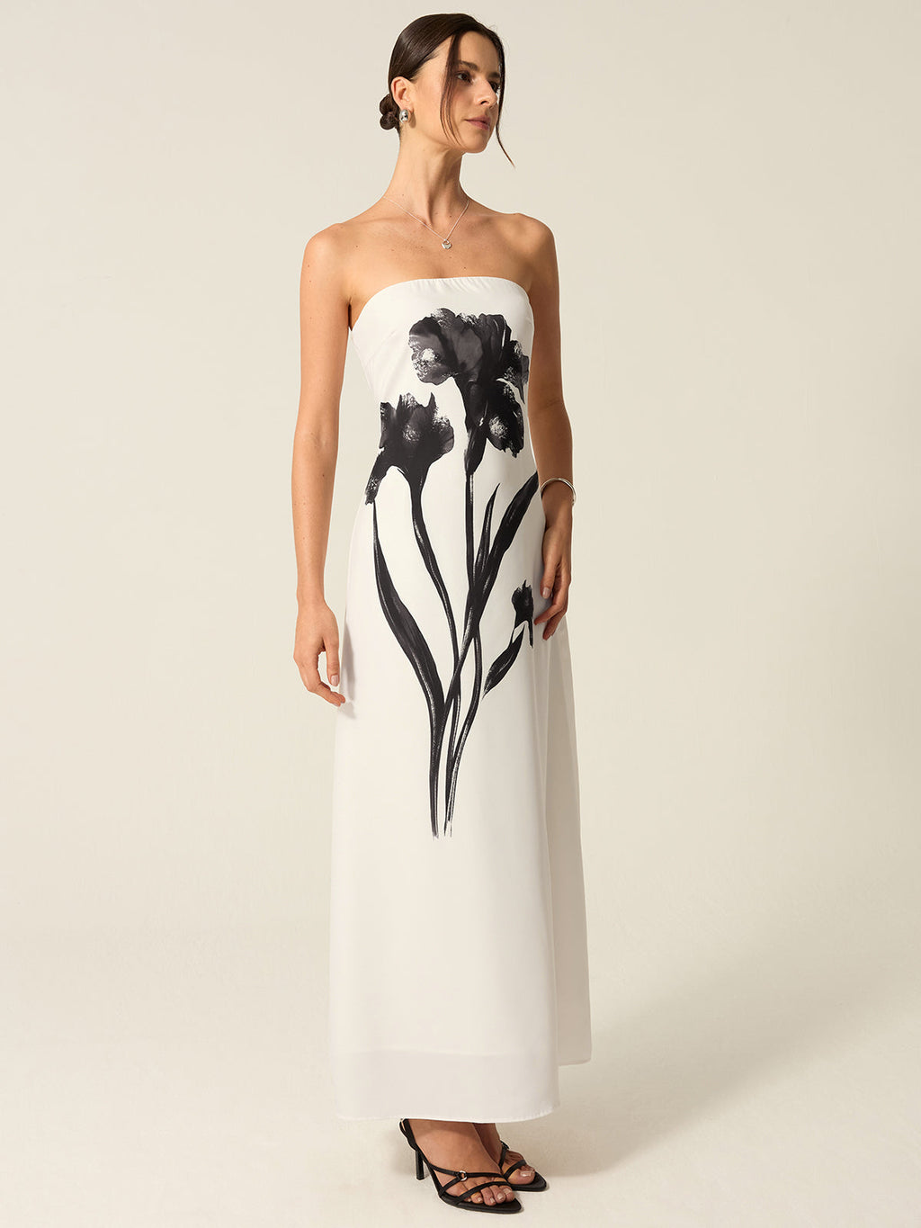 Trägerloses Maxikleid mit Blumenmuster
