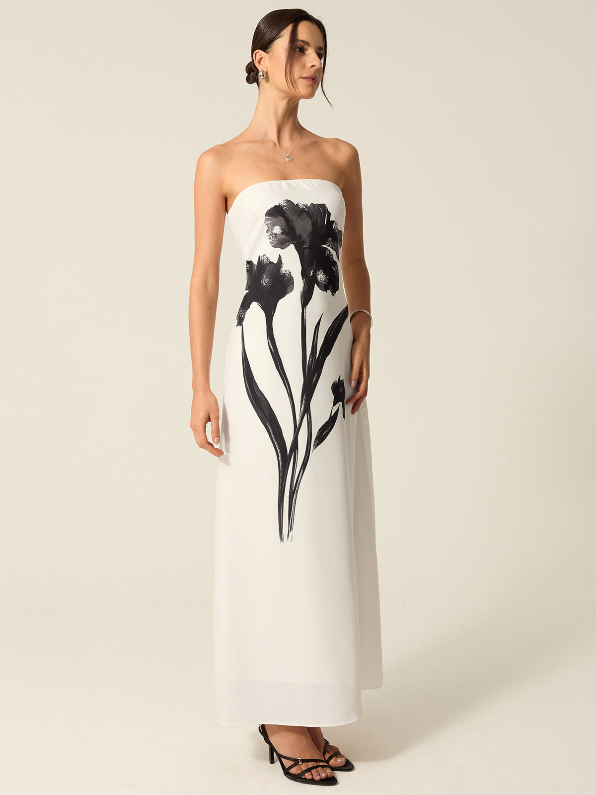 Trägerloses Maxikleid mit Blumenmuster