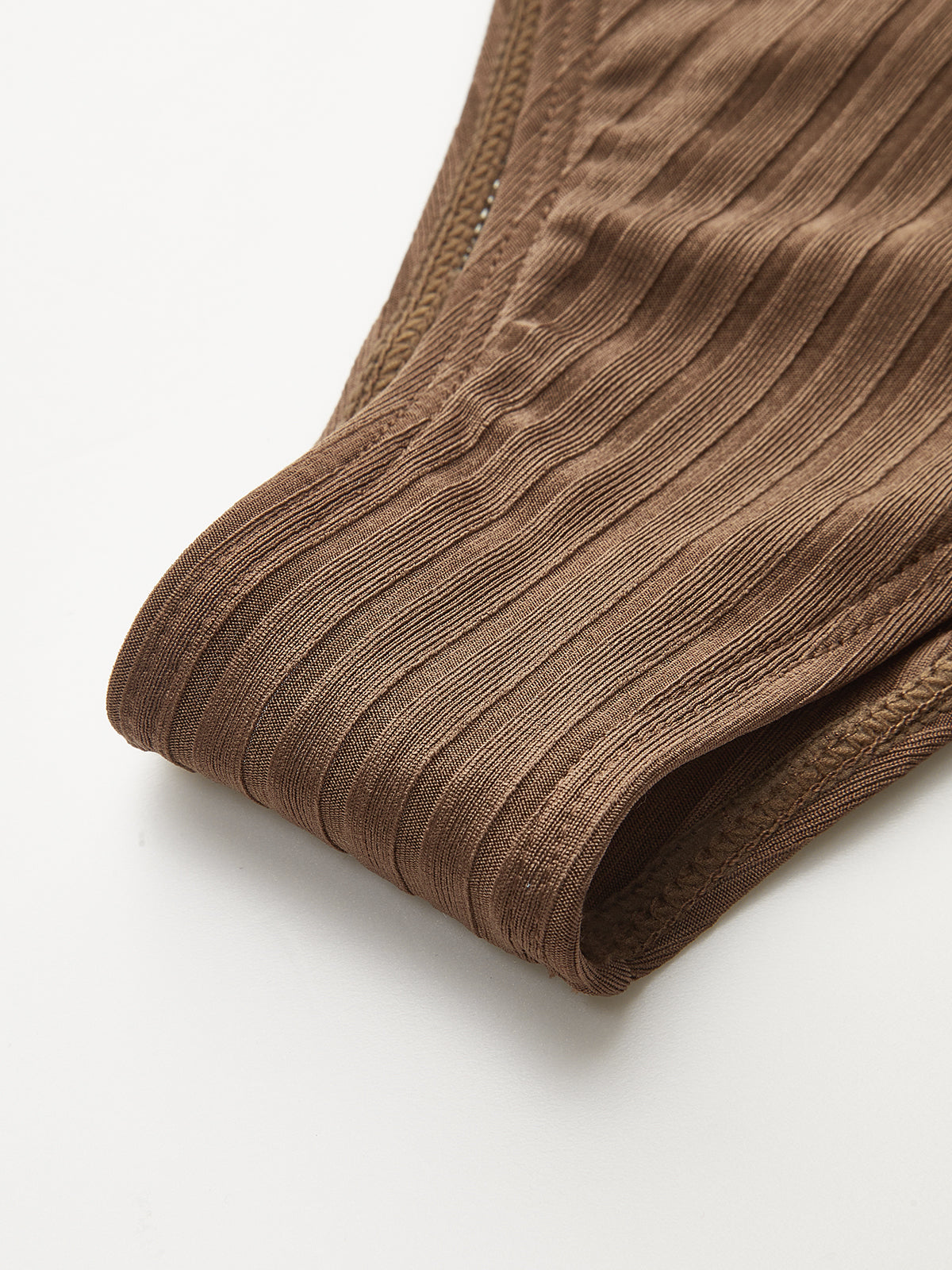 Geripptes Bikini-Set mit Rüschendetails