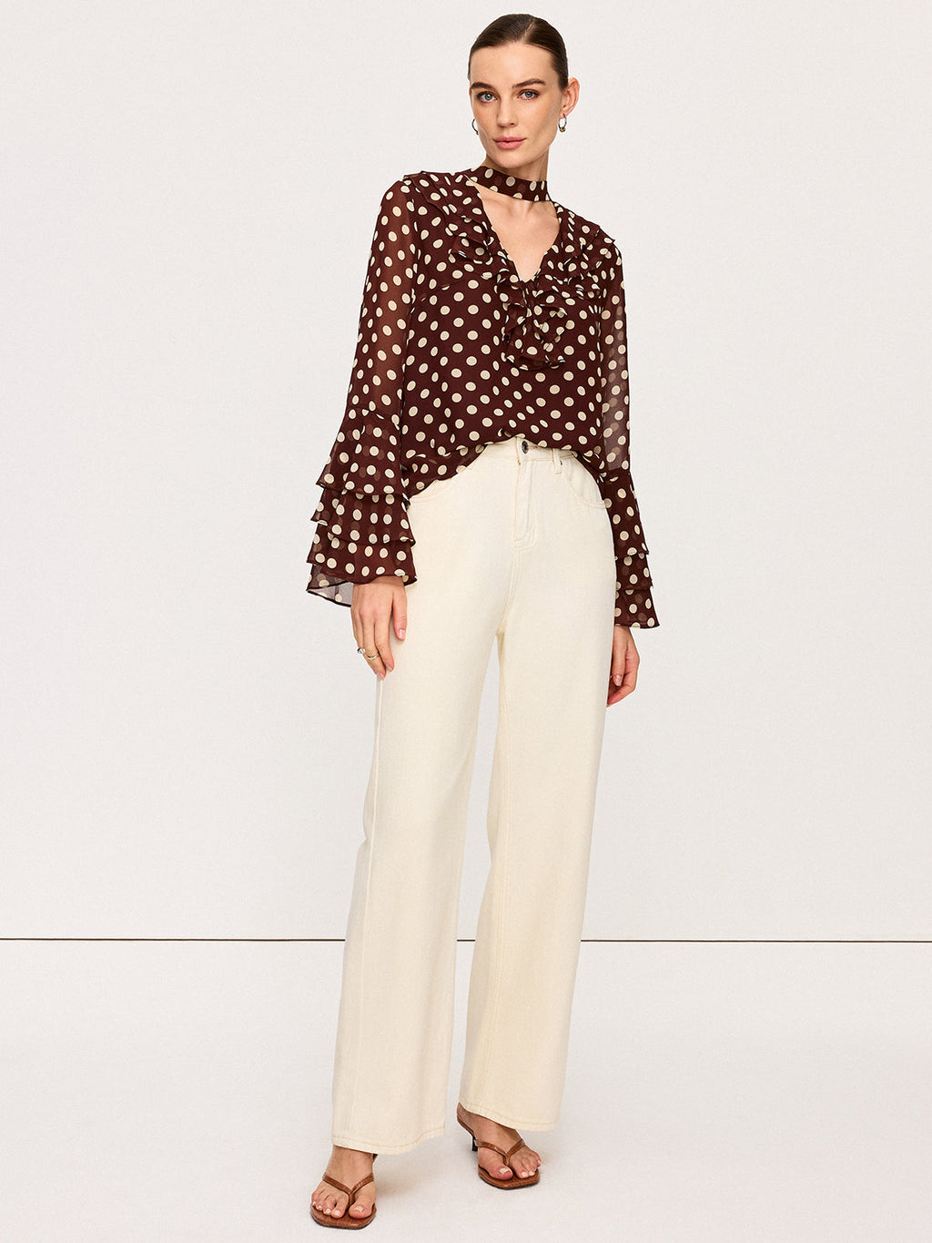 Halbtransparente Chiffonbluse mit Glockenärmeln und Tupfenmuster