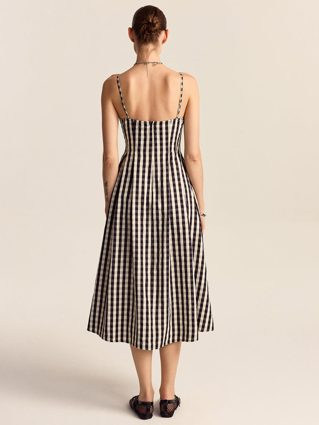 Robe midi à fines bretelles en vichy avec garniture en dentelle