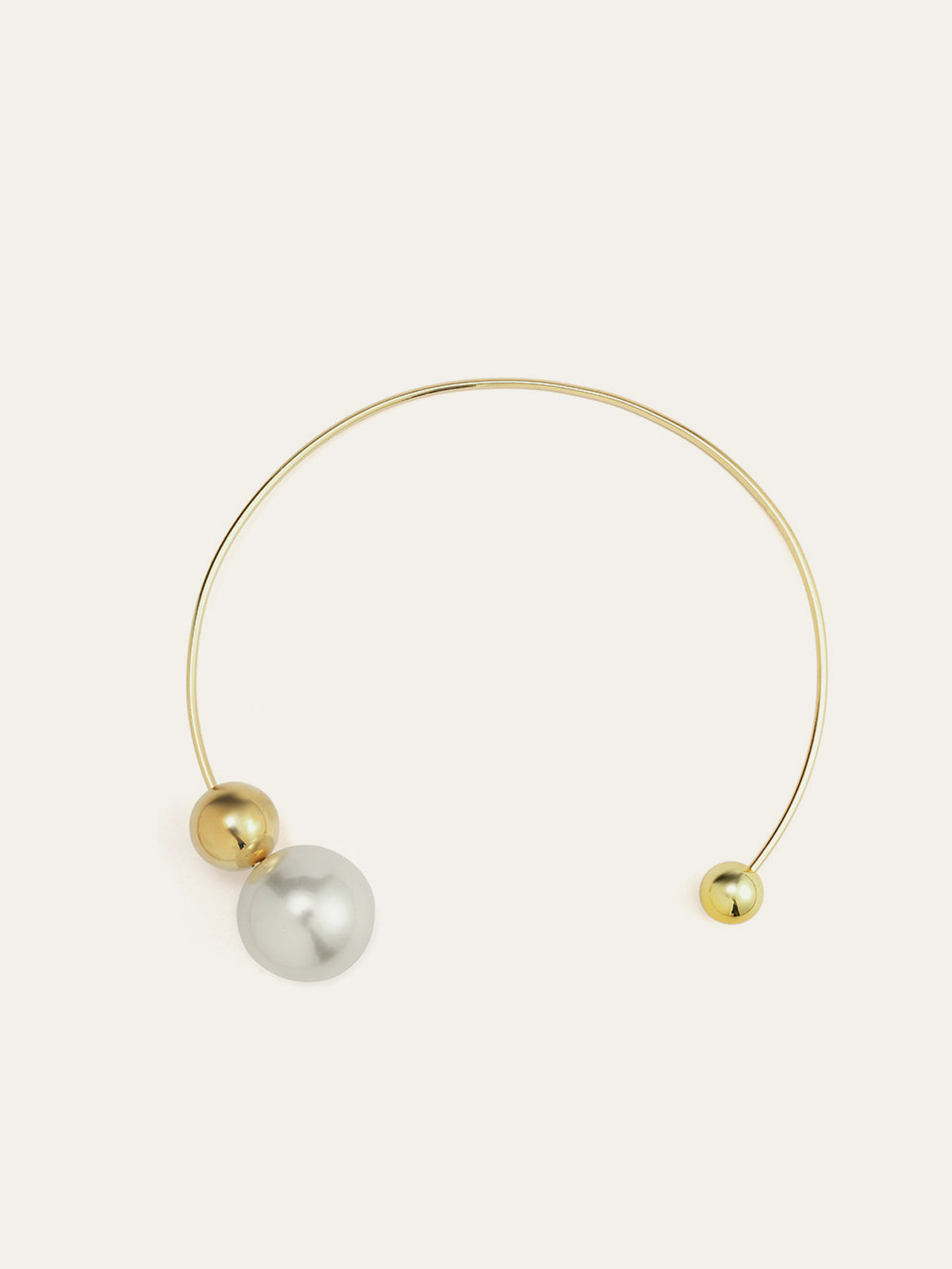 Collier asymétrique en perles 