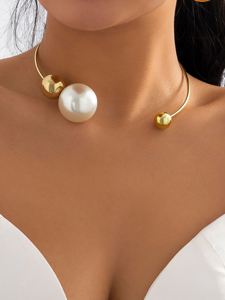 Asymmetrical Pearl Choker