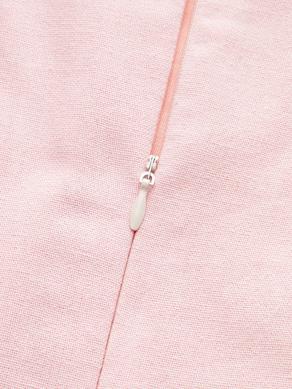 Robe courte en lin et coton avec bordure brodée 