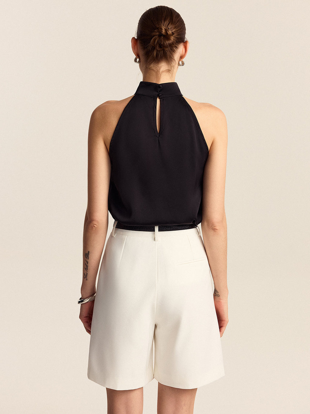 Shorts plissés taille mi-haute avec ceinture