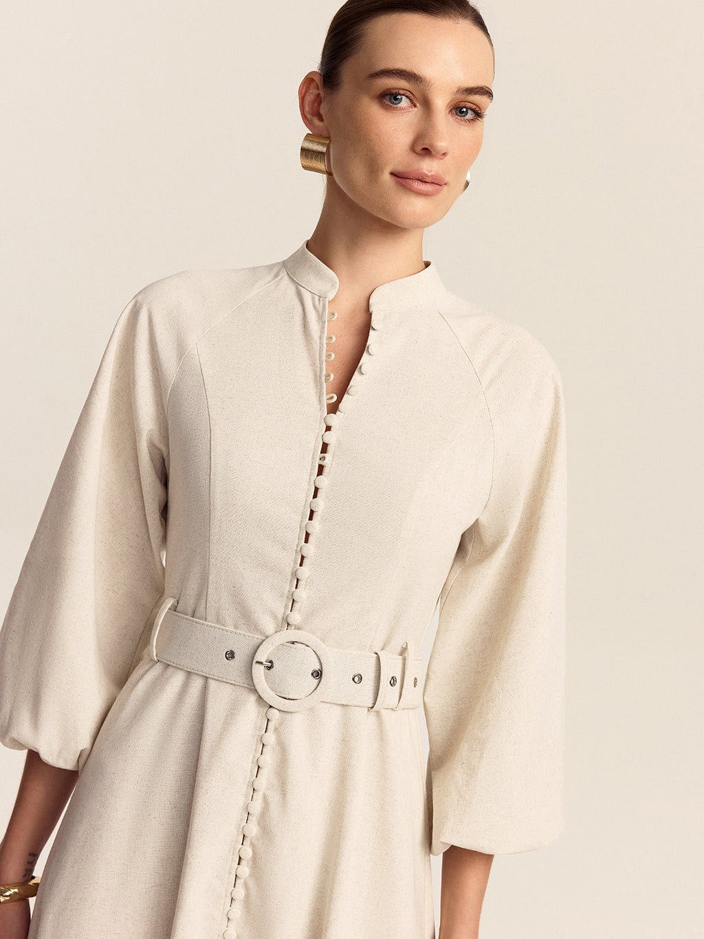 Maxikleid mit Gürtel und Knopfleiste
