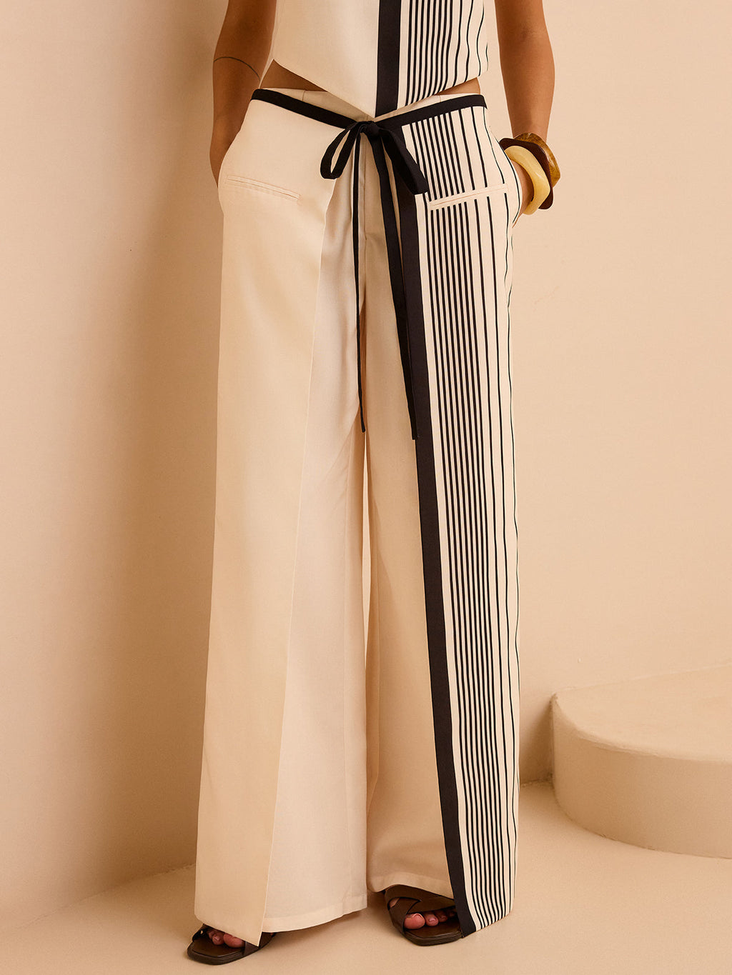 Pantalon taille basse rayé