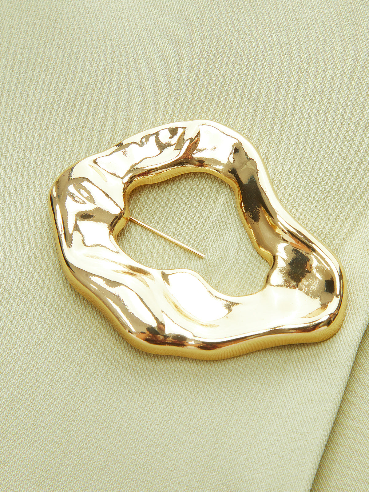 Kurzärmeliges Minikleid mit V-Ausschnitt 