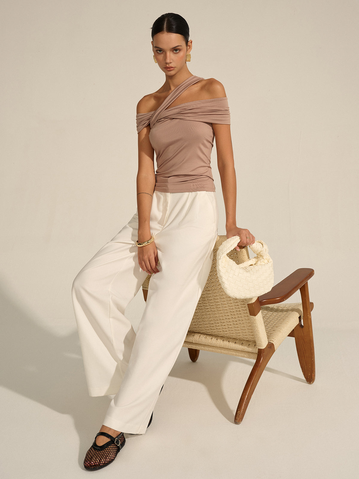 Asymmetrisches Twist-Off-Shoulder-Top