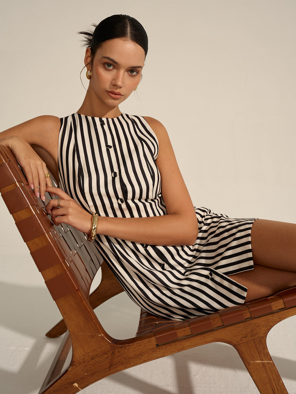 Gestreiftes Mini-Kleid mit Knopfleiste