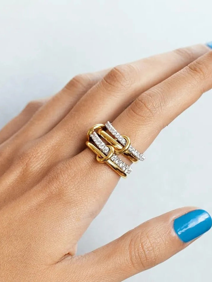 Ineinandergreifende Ringe mit Zirkonia im Vollschliff