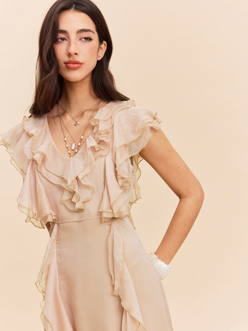 Halbtransparenter Rüschenkleid