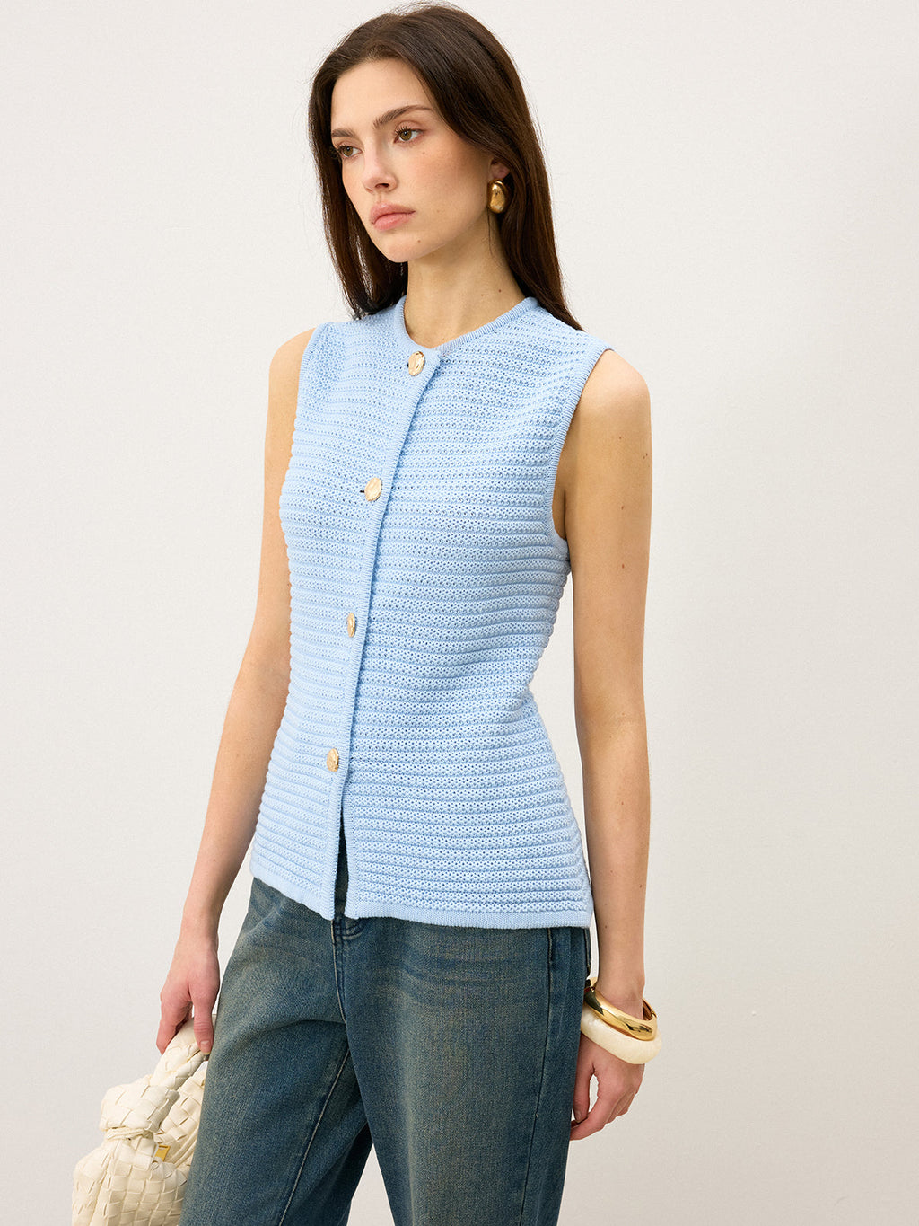 Gilet en maille boutonné sur le devant
