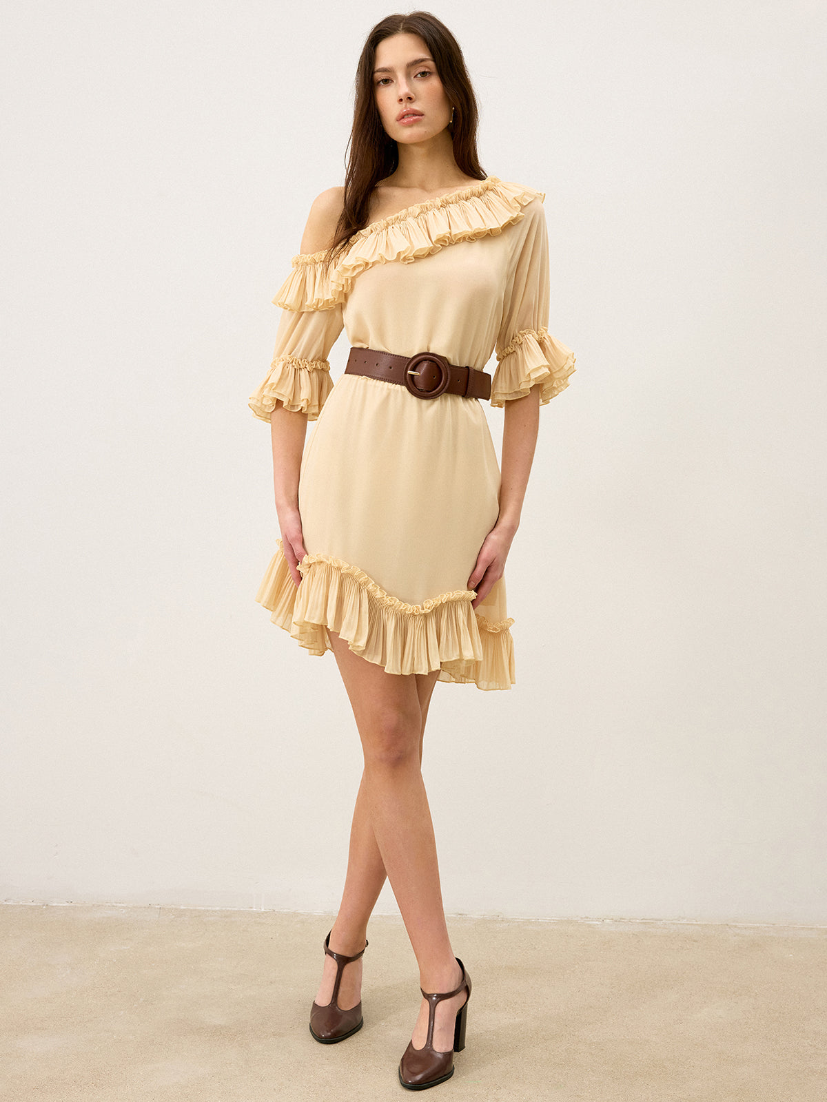Halbtransparente Chiffon-Minikleid mit einer Schulter und Rüschen
