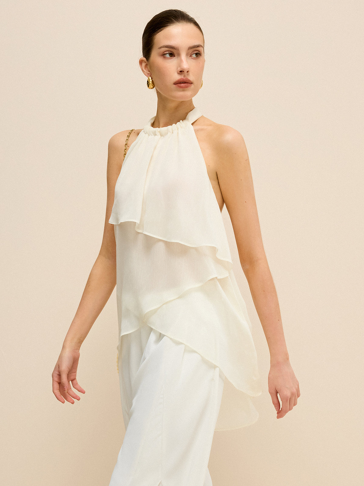 Halbtransparentes, asymmetrisches Chiffon-Top mit Lagenlook und Neckholder 