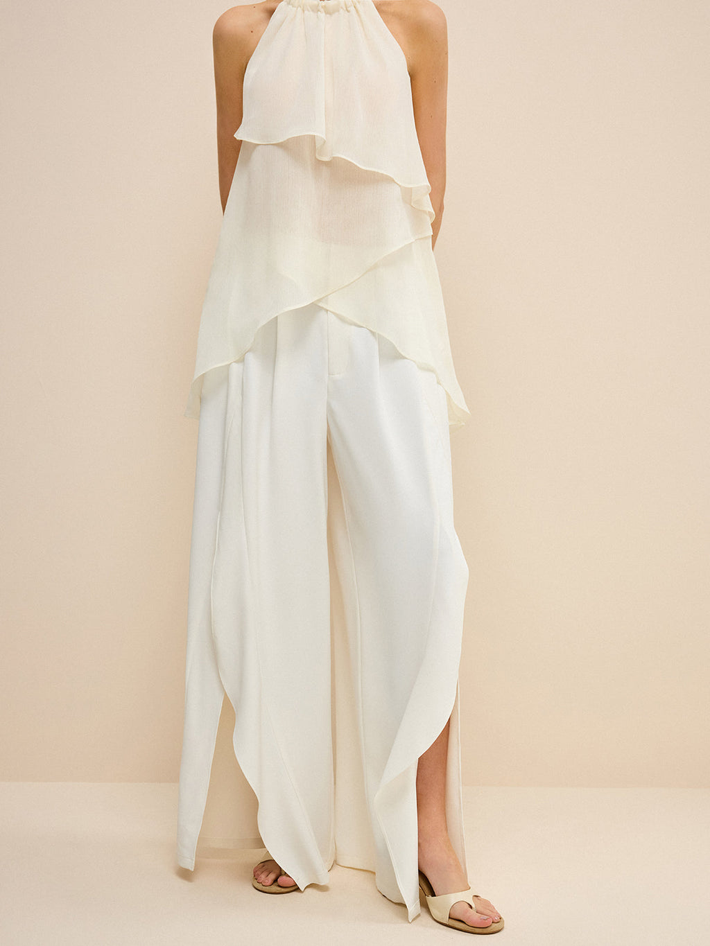 Mid-Waist-Hose mit weitem Bein und seitlichen Schlitzen
