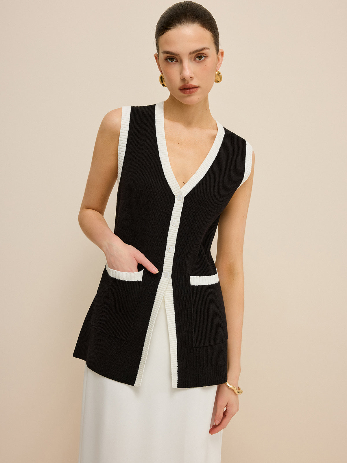 Gilet en maille col V contrastant