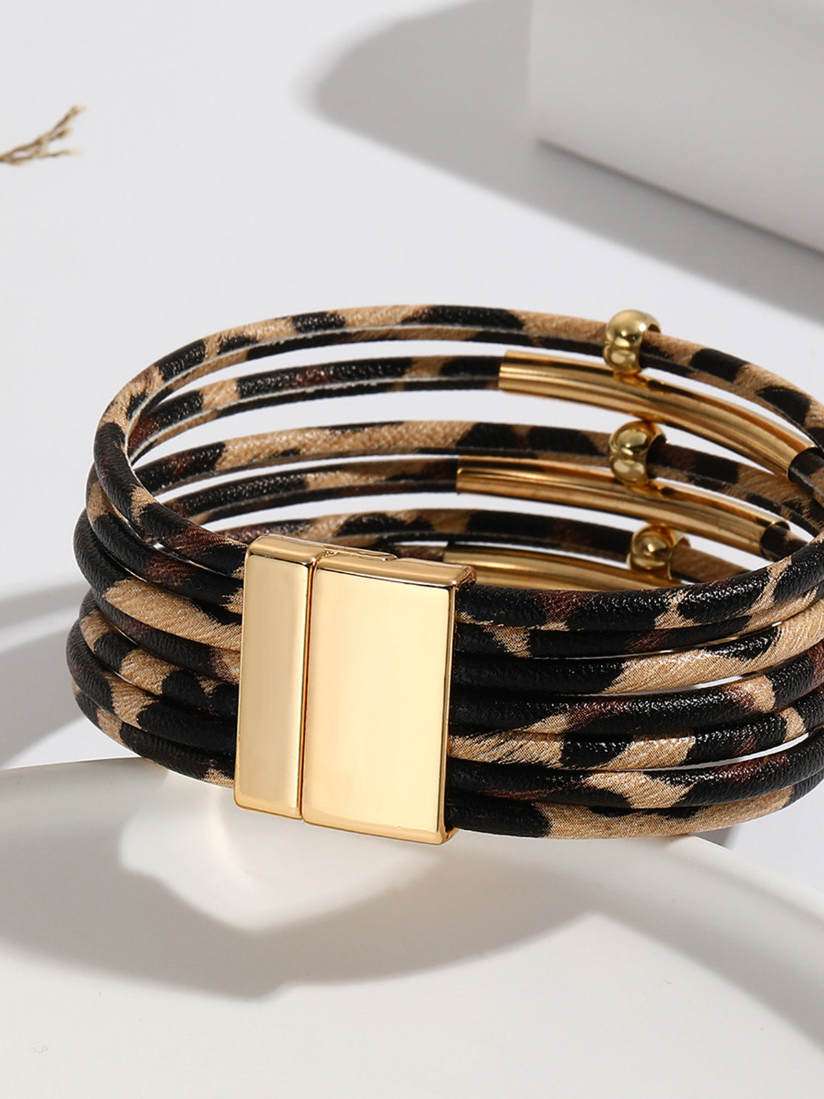 Armband mit Leopardenmuster und Magnetverschluss 
