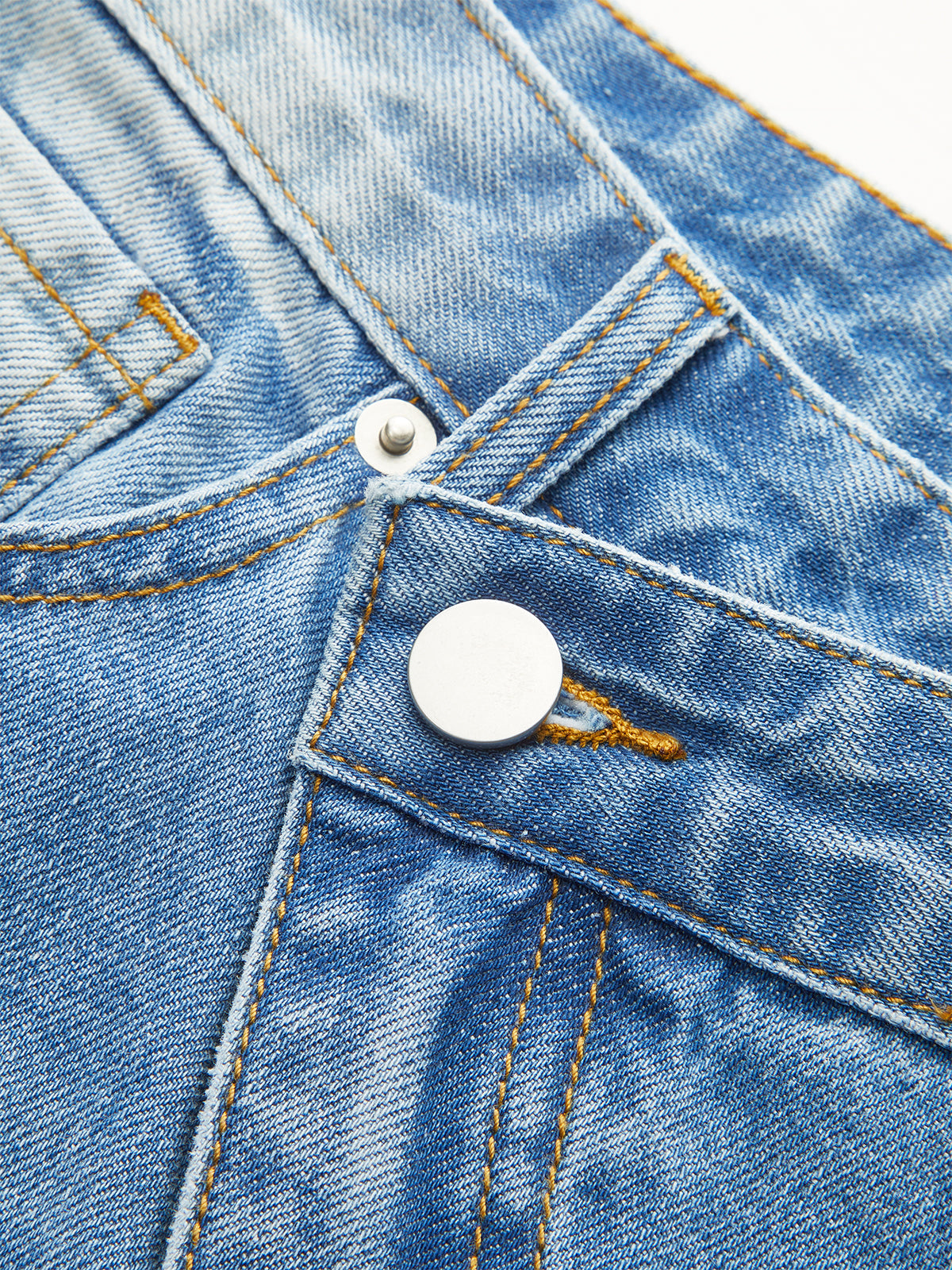 Asymmetrische Distressed-Jeans-Shorts