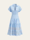 Kurzärmeliges, gestreiftes Kleid mit floraler Stickerei