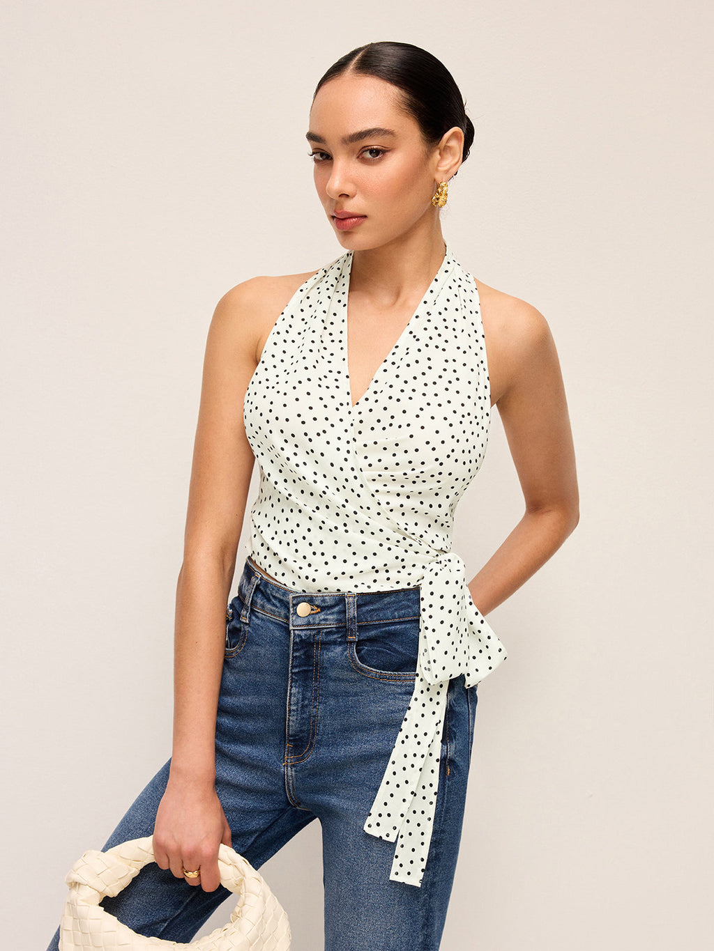 Semi-transparente Wickel-Neckholder-Top mit Tupfenmuster