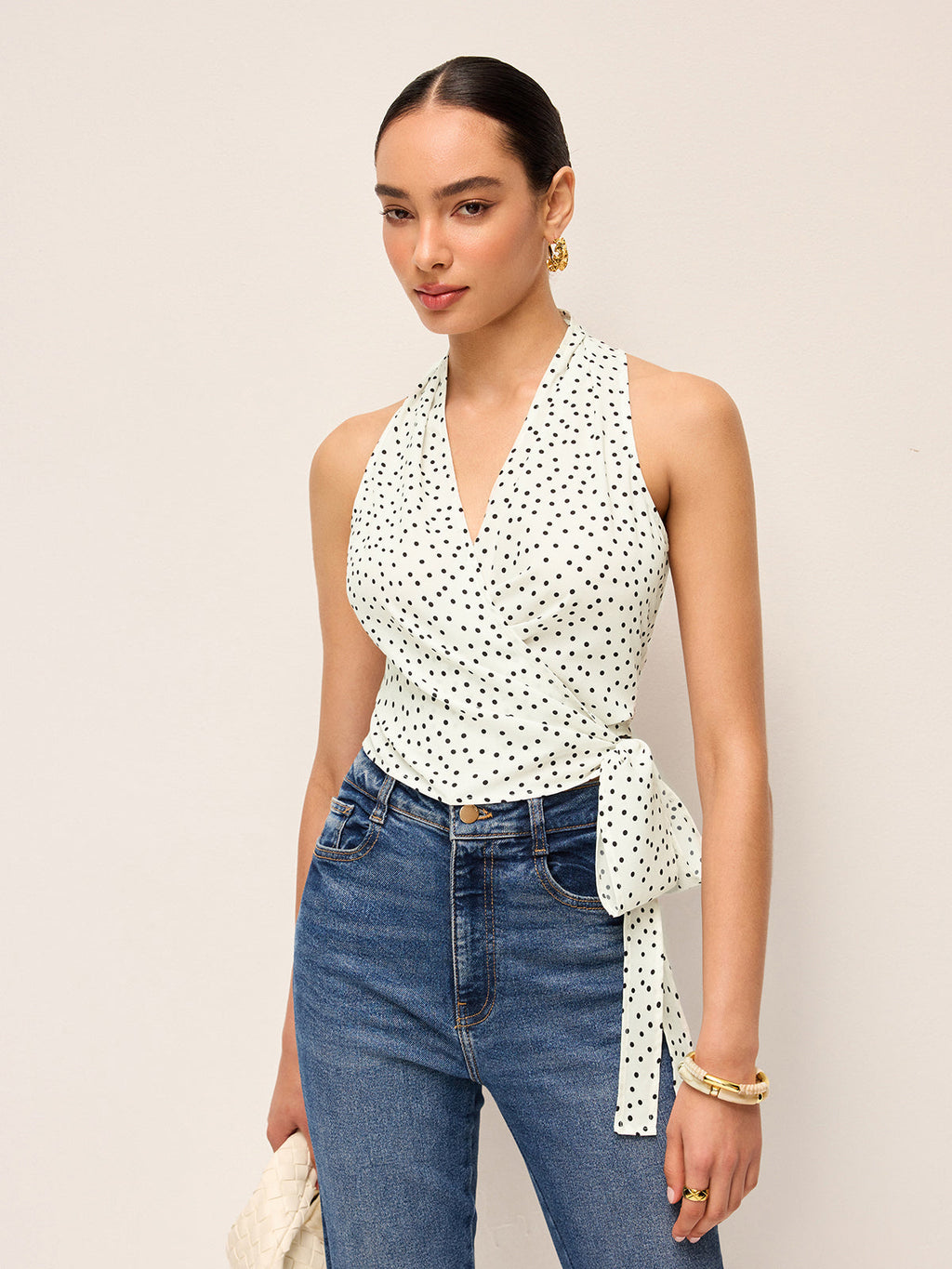 Semi-transparente Wickel-Neckholder-Top mit Tupfenmuster