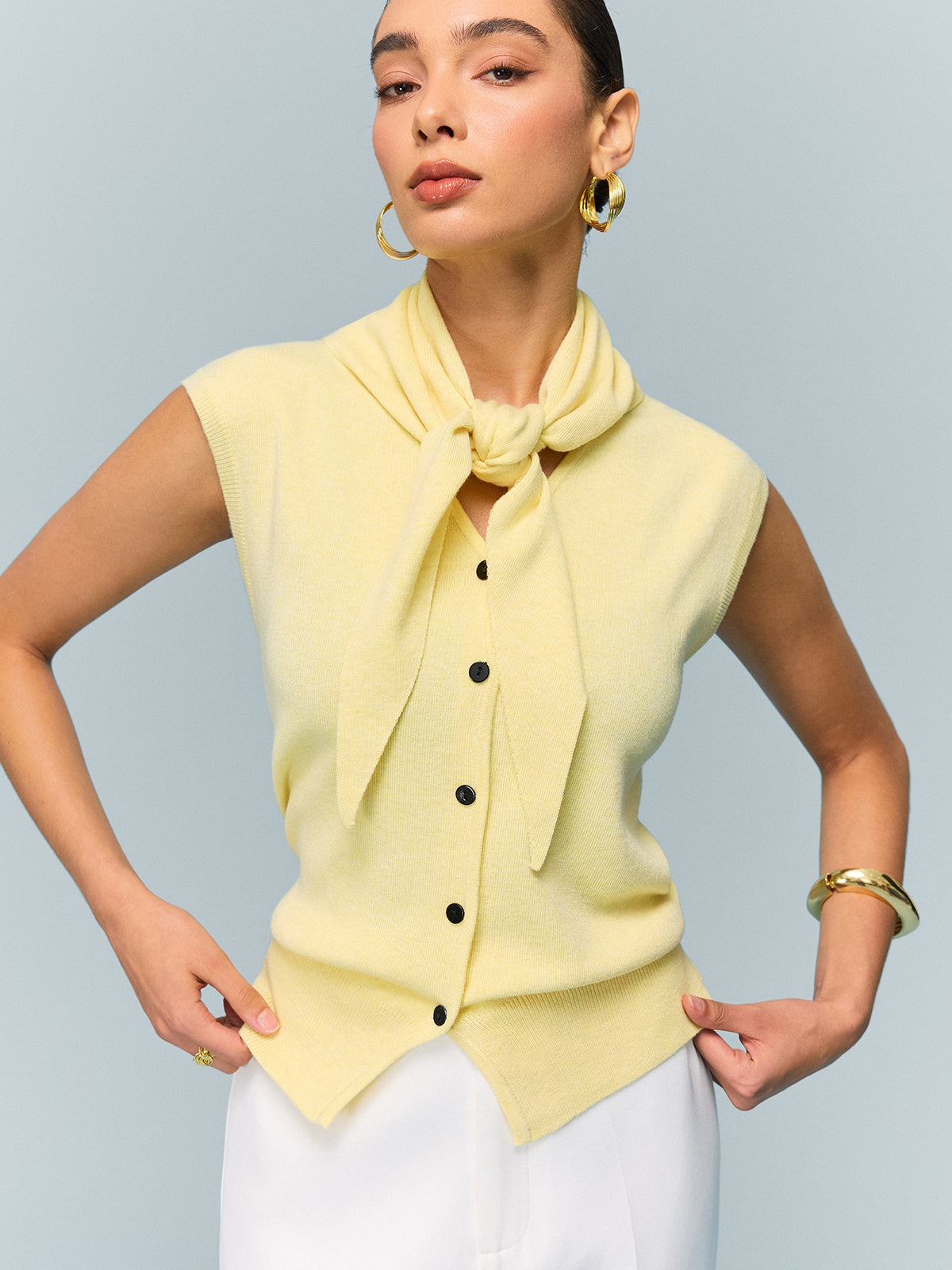 Stricktop mit Knöpfen und wandelbaren Styling-Optionen