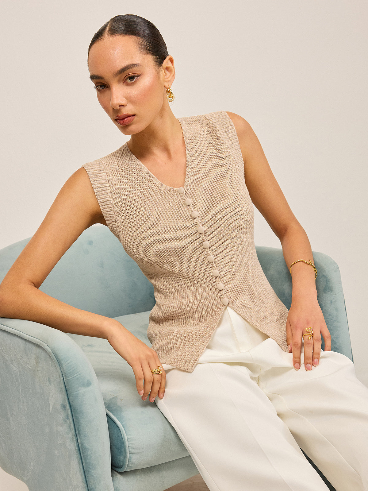 Knitted V-Neck Buttoned Vest