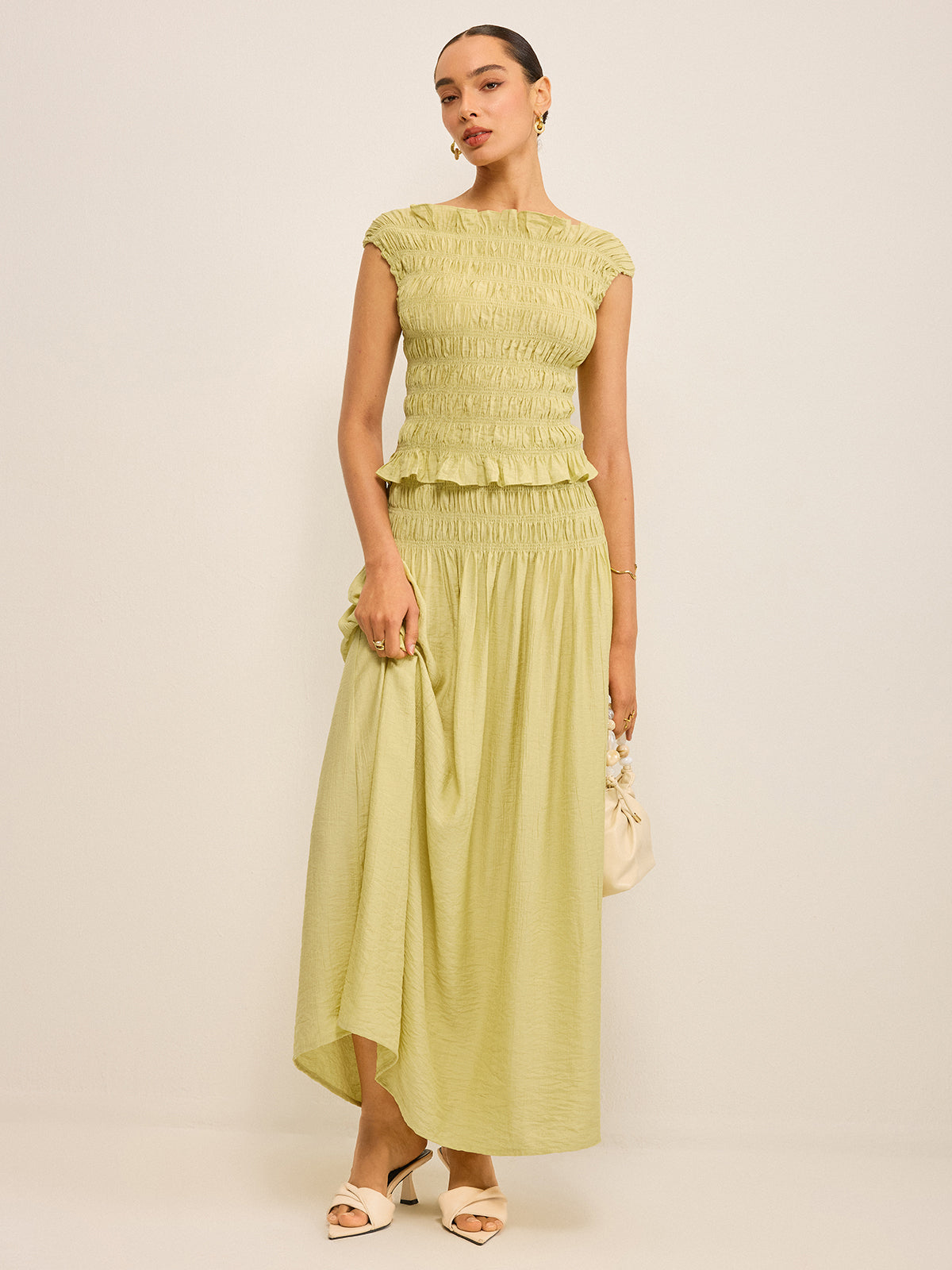 Wendbares, plissiertes Leinentop mit Rüschenausschnitt 