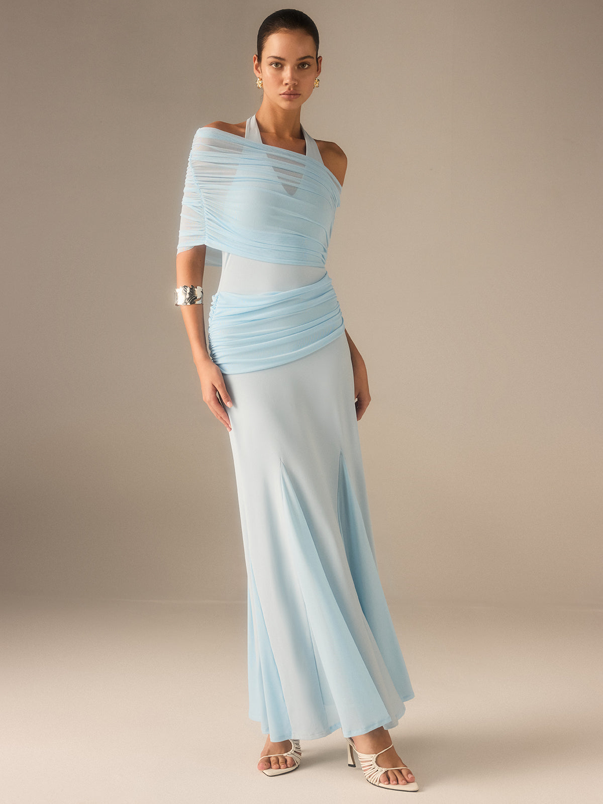 Robe longue froncée en résille élastique semi-transparente