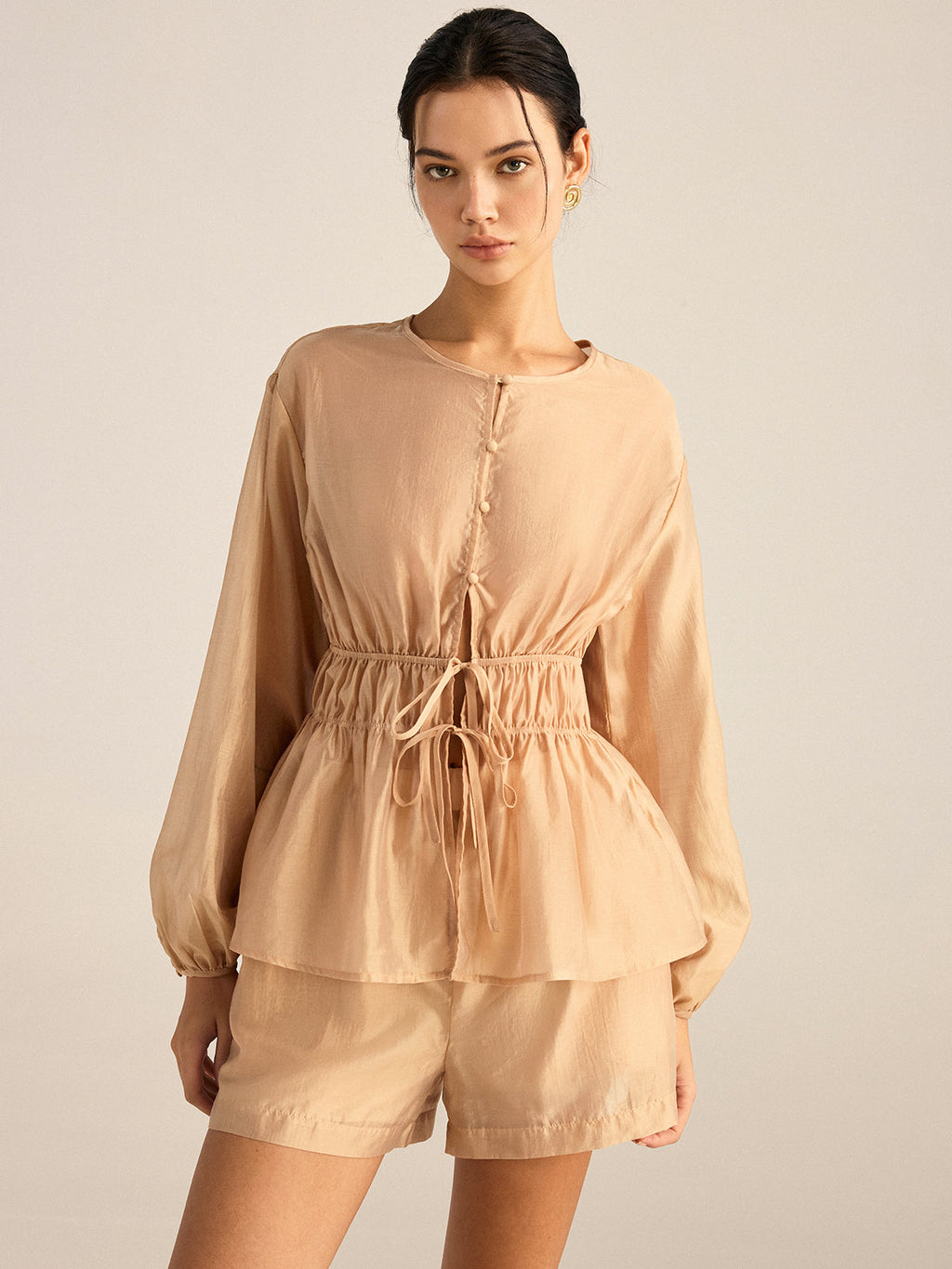 Tencel-Set aus Oberteil mit Bindeband und Shorts
