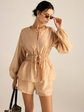 Tencel-Set aus Oberteil mit Bindeband und Shorts