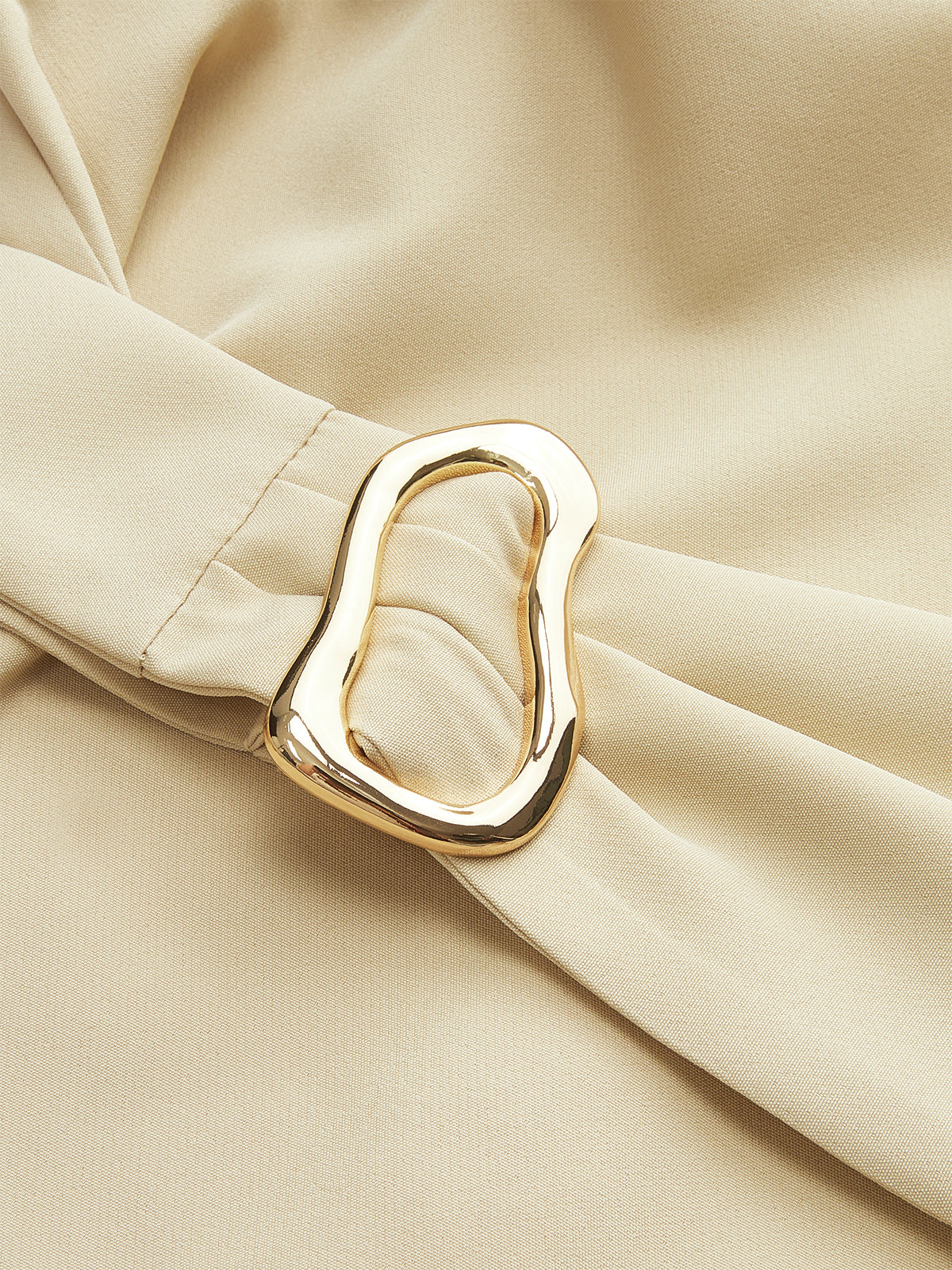 Chemisier à manches courtes et col montant ceinturé 