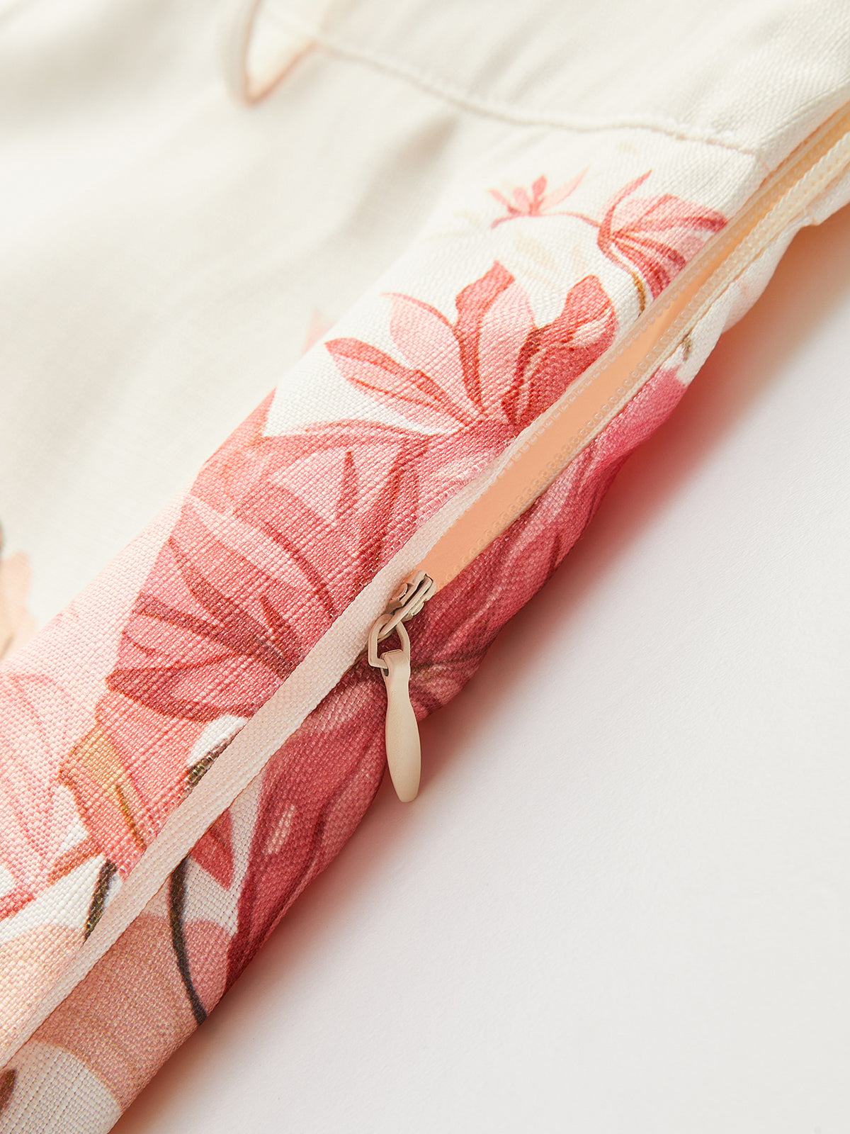 Belted Tropical Print Mid-Waist Shorts