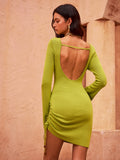 Rückenfreies gerafftes Minikleid