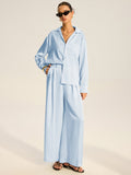 Ensemble chemise ample en satin et pantalon plissé