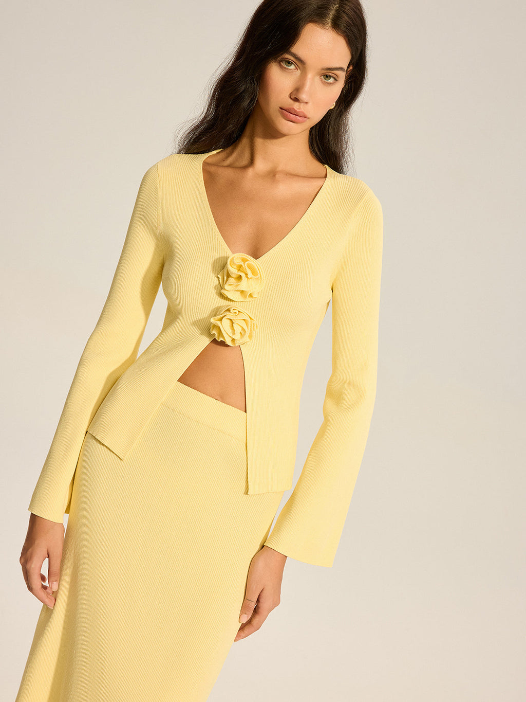 Ensemble pull ajouré et jupe à motif floral