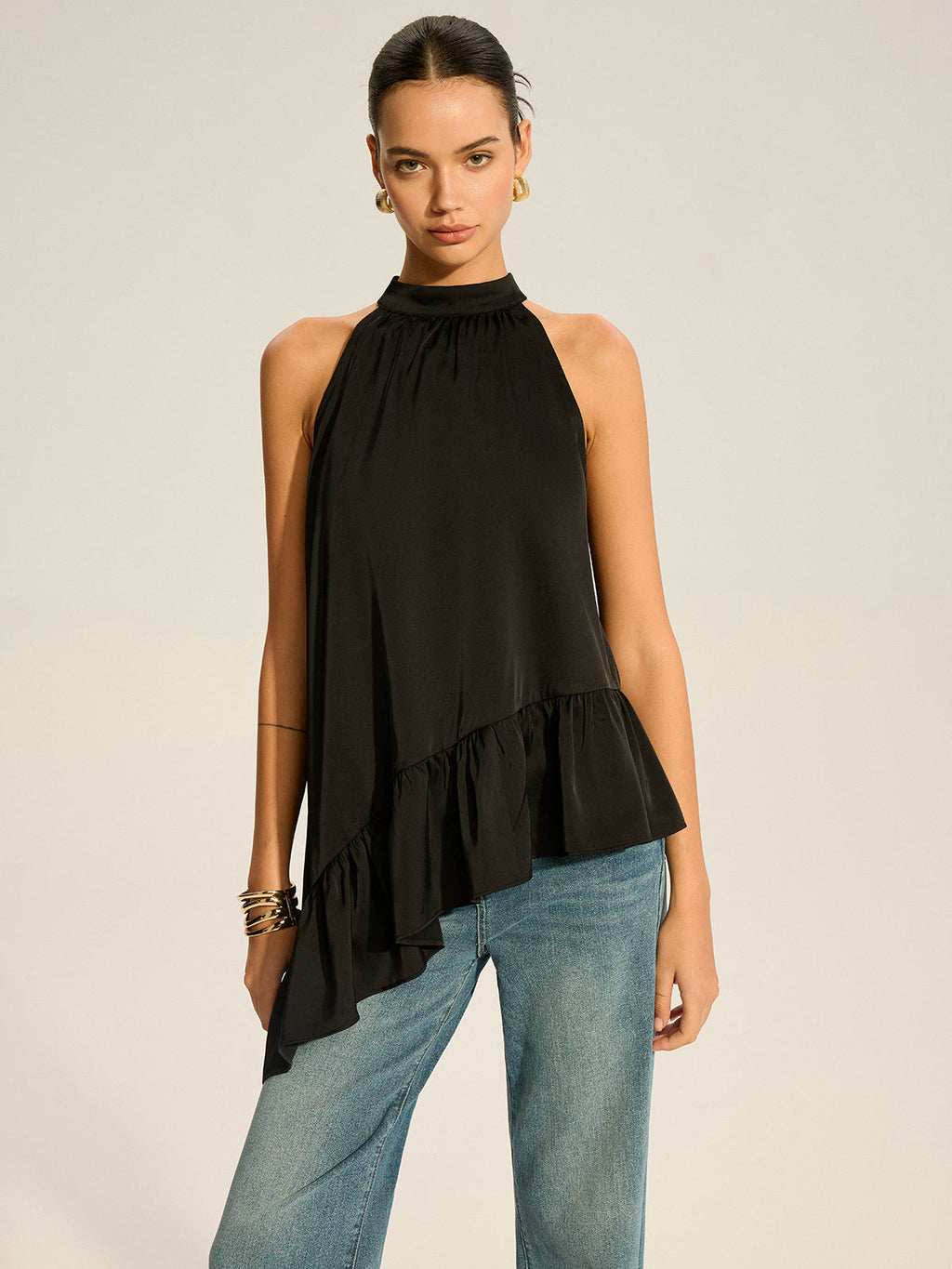 Asymmetrisches Neckholder-Top mit Rüschensaum