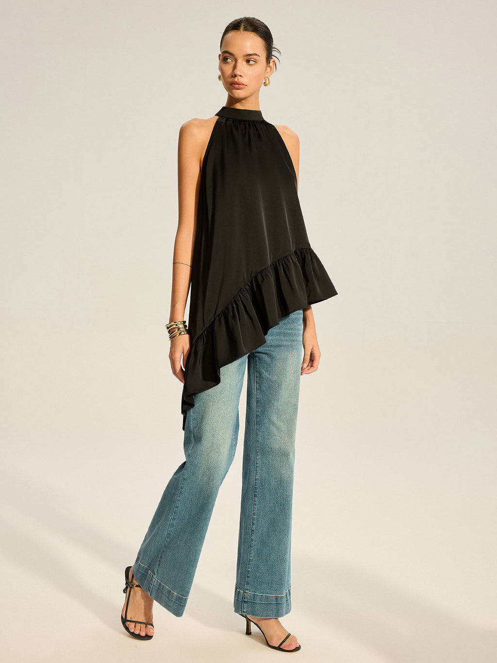 Asymmetrisches Neckholder-Top mit Rüschensaum