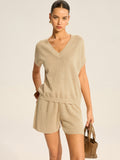 Set aus semi-transparentem V-Ausschnitt-Oberteil und Shorts mit Kordelzug