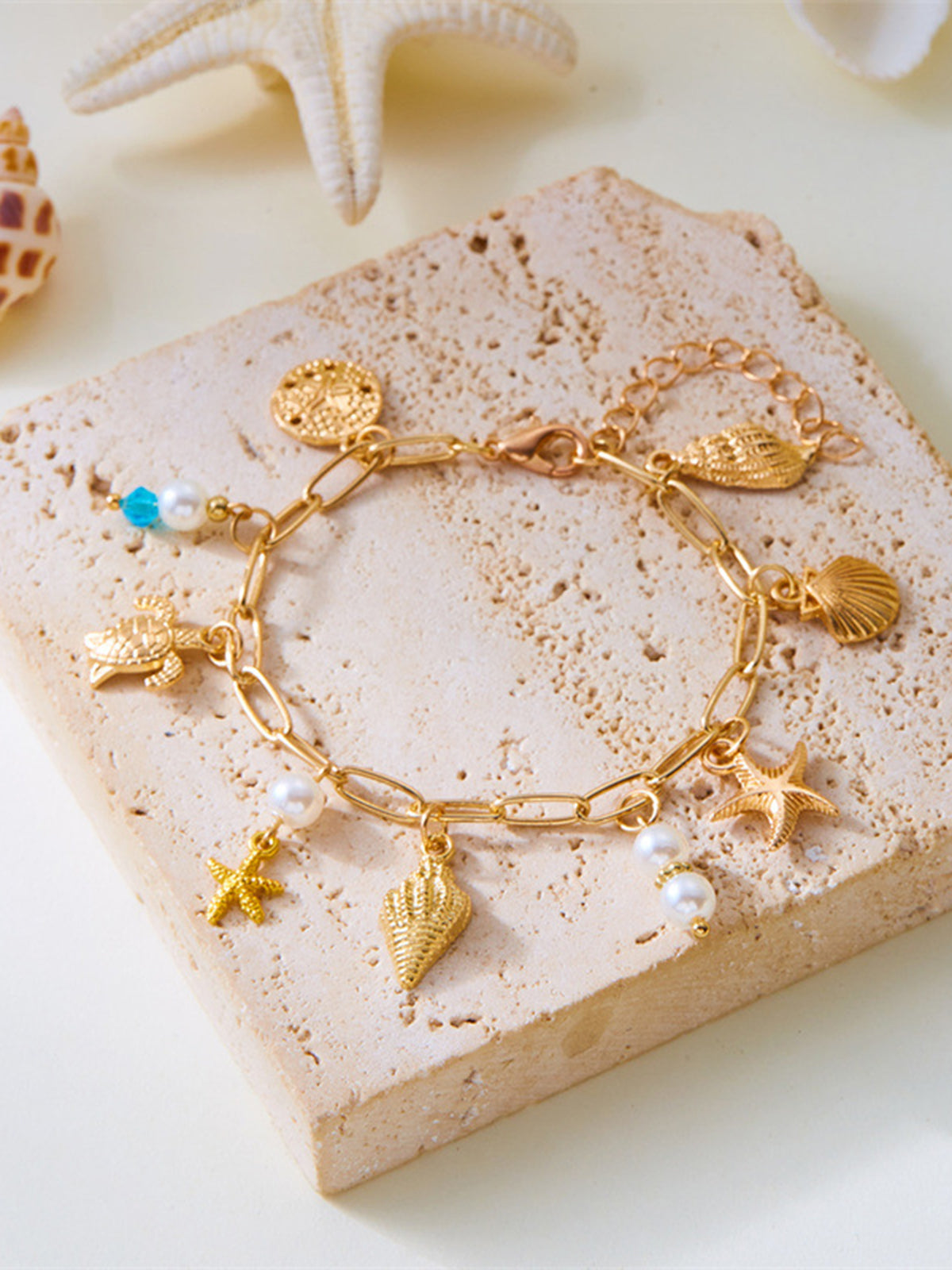 Vom Ozean inspiriertes Charm-Armband